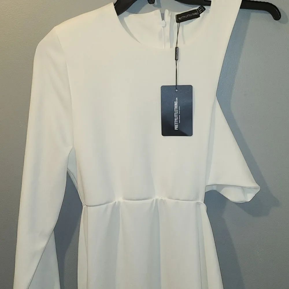 Pretty Little Thing Dress - Picture 4 of 11